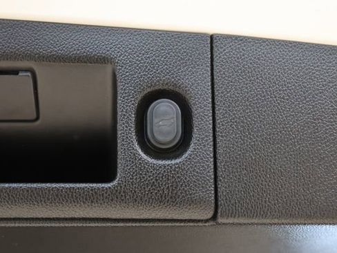 Used 2015 Cadillac Escalade Luxury image 34