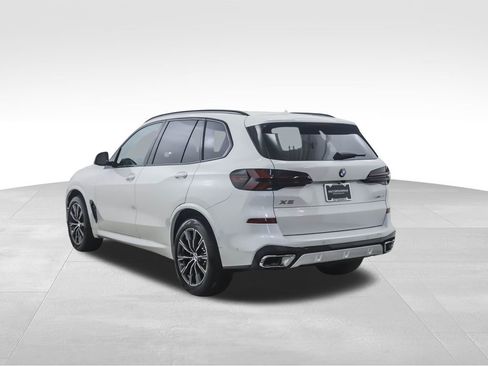 Used 2026 BMW X5 xDrive40i w/ M Sport Package image 3