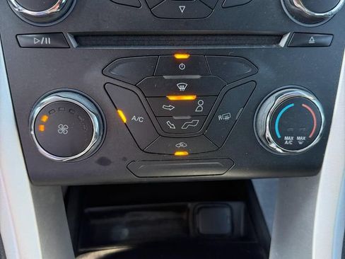 Used 2015 Ford Fusion SE FWD image 16