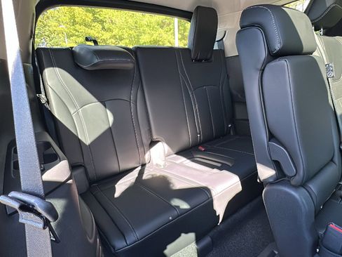 New 2026 INFINITI QX60 Luxe w/ Cargo Package image 11