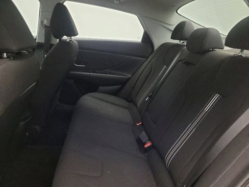 Used 2024 Hyundai Elantra SEL w/ Convenience Package image 18