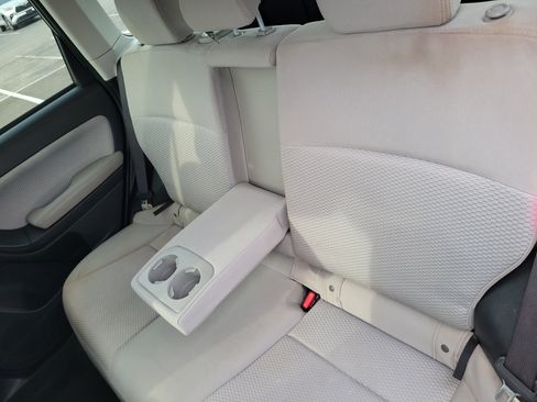 Used 2018 Subaru Forester 2.5i Premium w/ All-Weather Package image 12