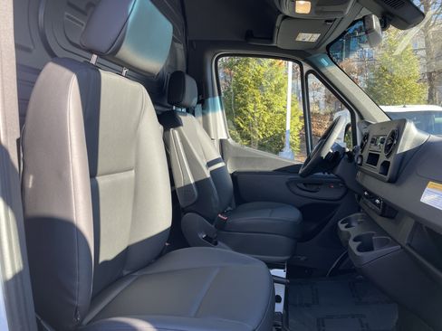 New 2025 Mercedes-Benz Sprinter 2500 image 42