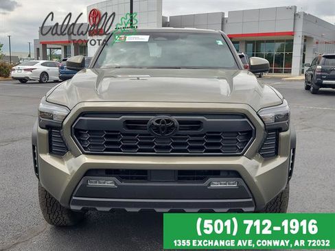 Certified 2024 Toyota Tacoma TRD Off-Road AWD/4WD image 2