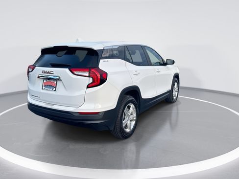 Used 2024 GMC Terrain SLE FWD image 4