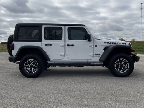 Used 2024 Jeep Wrangler Unlimited Rubicon w/ Convenience Group image 24