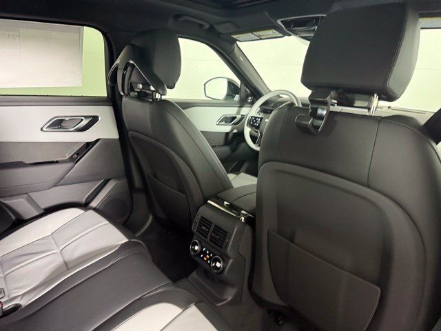 Certified 2026 Land Rover Range Rover Velar Dynamic SE AWD/4WD image 30