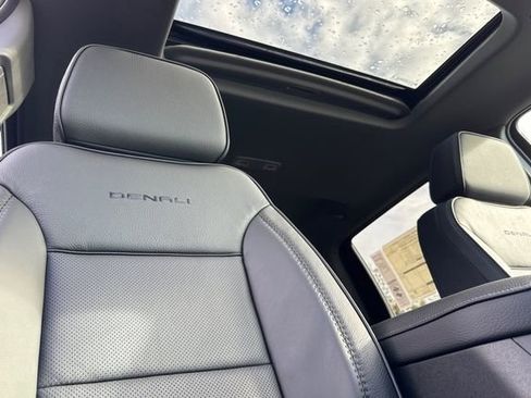 New 2026 GMC Sierra 3500 Denali w/ Denali Reserve Package image 18