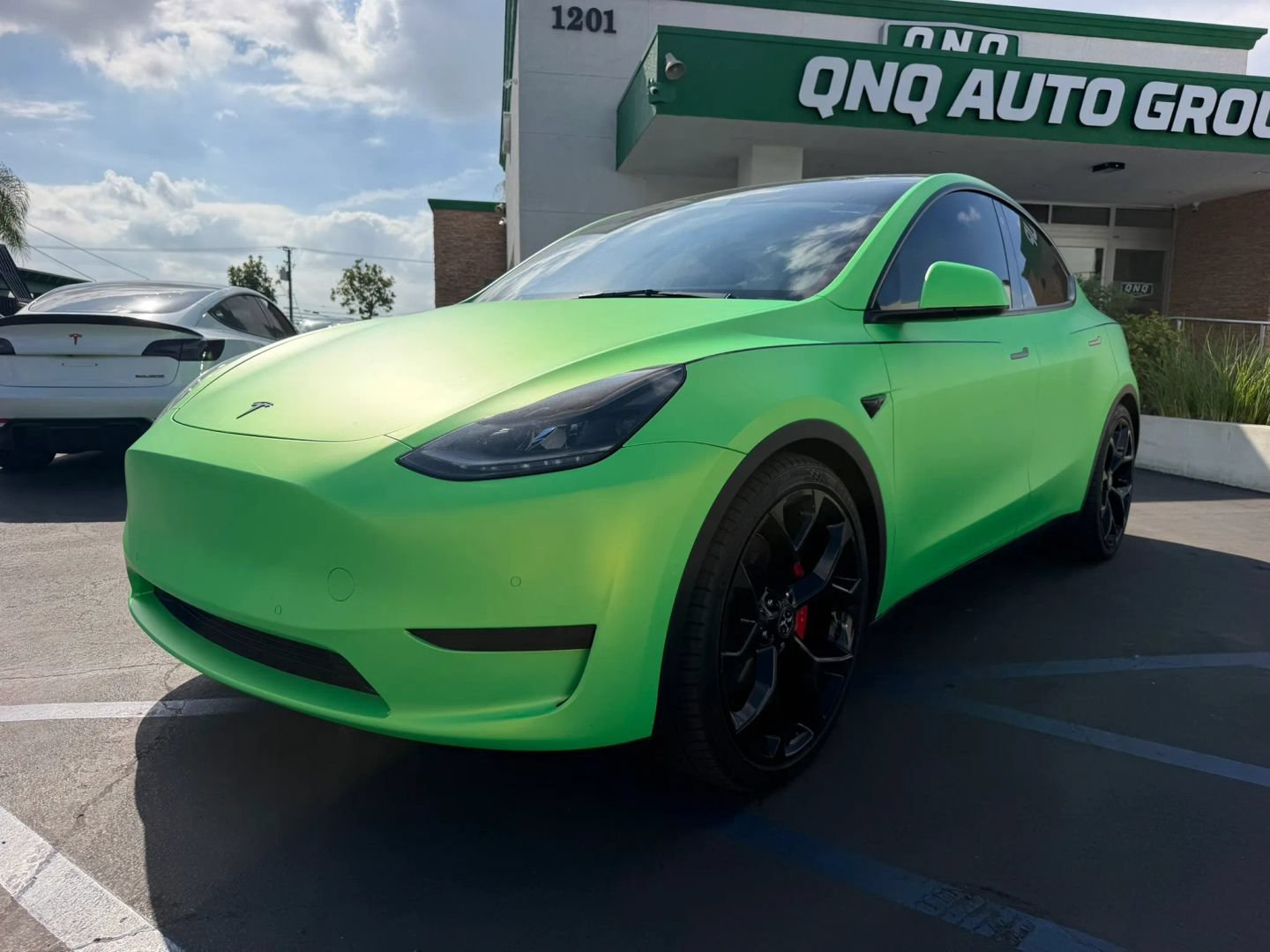 Used 2022 Tesla Model Y Performance AWD/4WD image 2