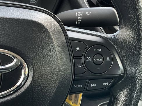 Used 2025 Toyota Corolla LE image 23