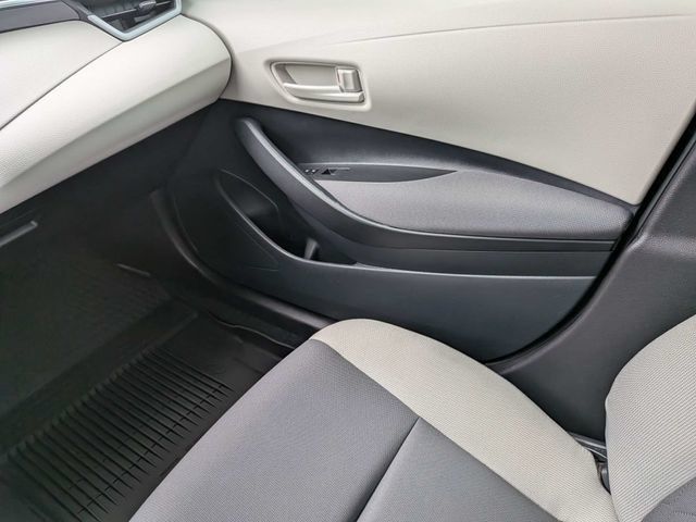 Used 2026 Toyota Corolla LE FWD image 18