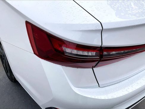 Used 2025 Volkswagen Jetta SE image 27