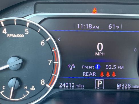Used 2025 Nissan Altima 2.5 SV FWD image 41