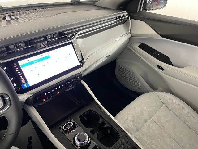 Used 2026 Jeep Cherokee Laredo AWD/4WD image 33