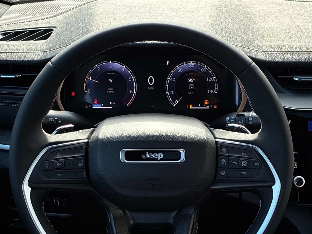 New 2026 Jeep Grand Cherokee Altitude AWD/4WD image 9