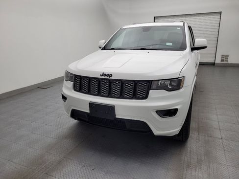 Used 2019 Jeep Grand Cherokee Altitude AWD/4WD image 15