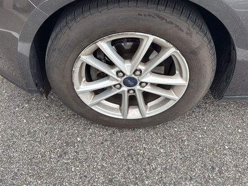 Used 2015 Ford Focus SE image 19