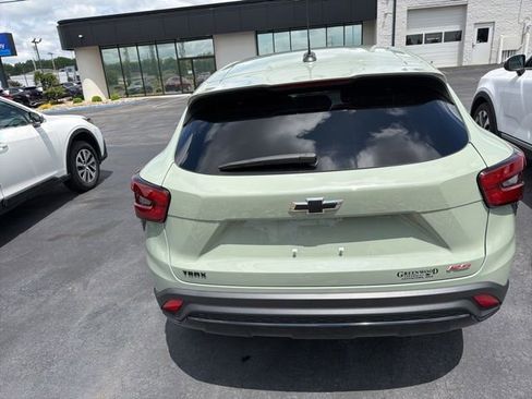 Used 2024 Chevrolet Trax RS w/ Driver Confidence Package FWD image 5