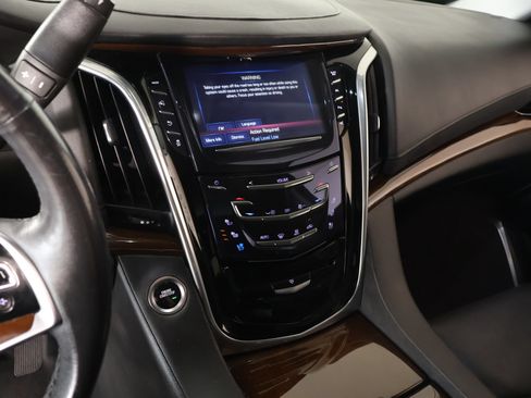 Used 2020 Cadillac Escalade Premium Luxury w/ LPO, Radiant Package AWD/4WD image 5