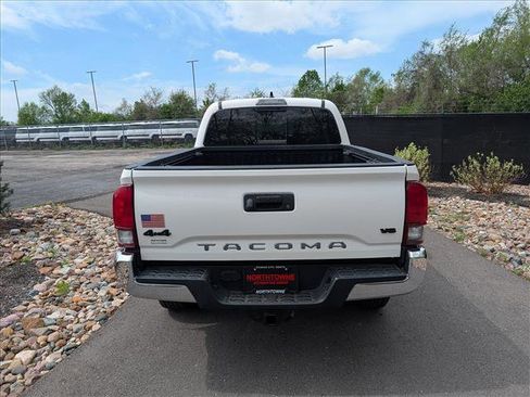 Used 2021 Toyota Tacoma SR5 AWD/4WD image 3