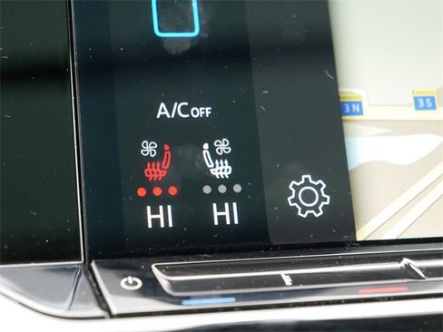 Certified 2025 Volkswagen Atlas SEL image 36