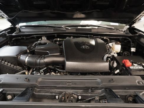 Used 2023 Toyota Tacoma TRD Sport image 18