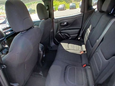 Used 2022 Jeep Renegade Latitude w/ Sun/Sound Group AWD/4WD image 13