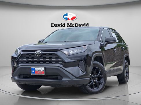 Used 2022 Toyota RAV4 LE FWD image 1