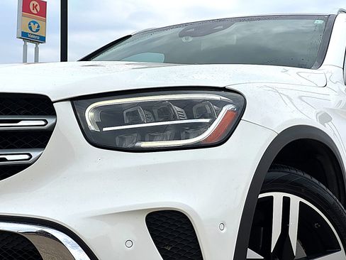 Used 2020 Mercedes-Benz GLC 300 image 4