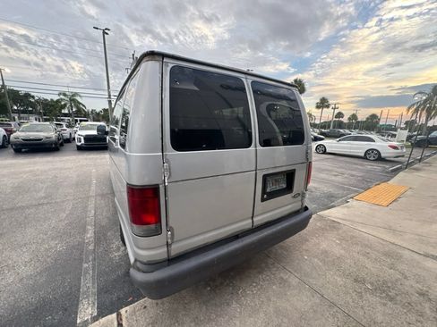 Used 2006 Ford E-350 and Econoline 350 XLT RWD image 40
