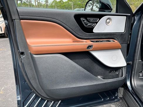 Used 2023 Lincoln Aviator Reserve w/ Equipment Group 201A image 20