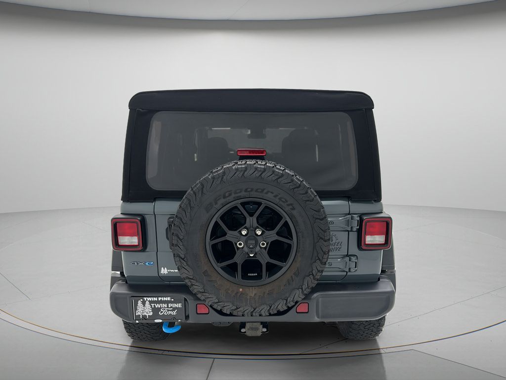 Used 2024 Jeep Wrangler Unlimited AWD/4WD image 7