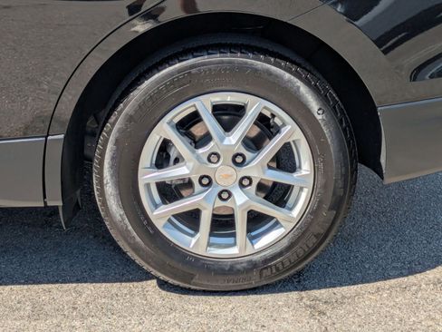 Used 2023 Chevrolet Equinox LS FWD image 9