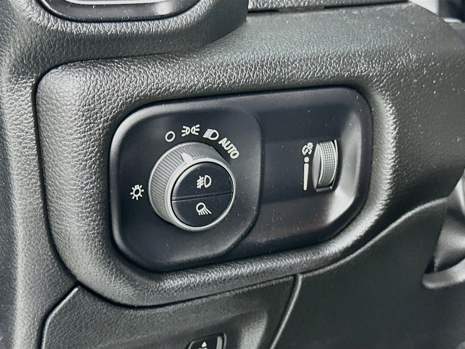 Used 2023 RAM 1500 Big Horn AWD/4WD image 10