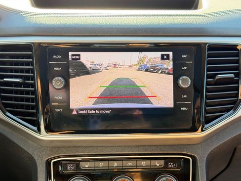 Used 2018 Volkswagen Atlas SEL Premium AWD/4WD image 24