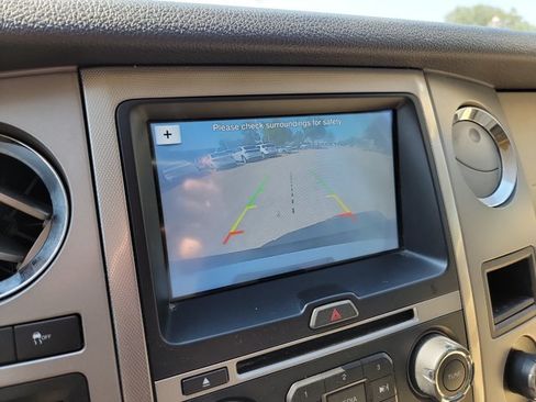 Used 2017 Ford Expedition Limited w/ Equipment Group 301A AWD/4WD image 24