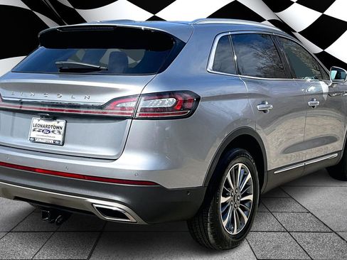 Used 2021 Lincoln Nautilus Reserve FWD image 2