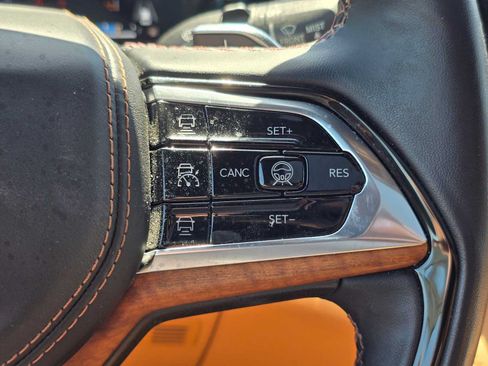 Used 2022 Jeep Grand Cherokee Summit AWD/4WD image 32