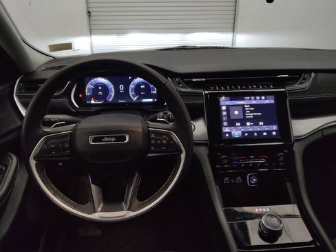 Used 2023 Jeep Grand Cherokee L Laredo image 22