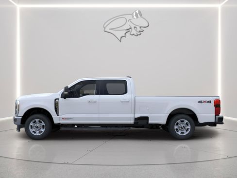 New 2026 Ford F250 XLT w/ XLT Premium Package image 3