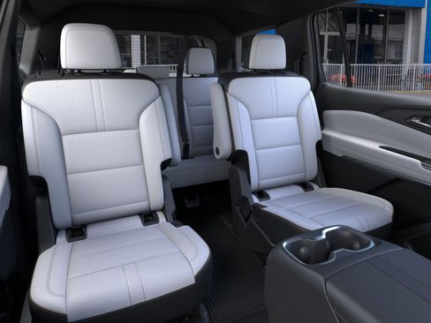 New 2026 Chevrolet Traverse High Country w/ LPO, Floor Liner Package AWD/4WD image 17