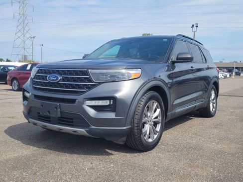 Used 2020 Ford Explorer XLT w/ Equipment Group 202A image 1