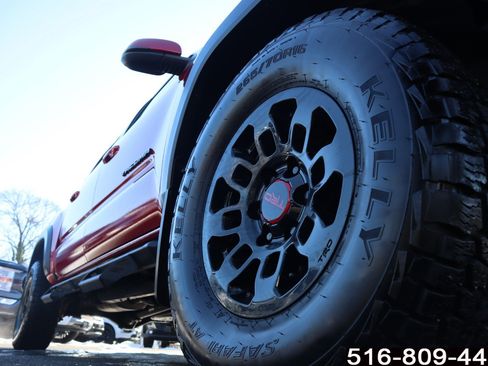 Used 2021 Toyota Tacoma TRD Off-Road image 8