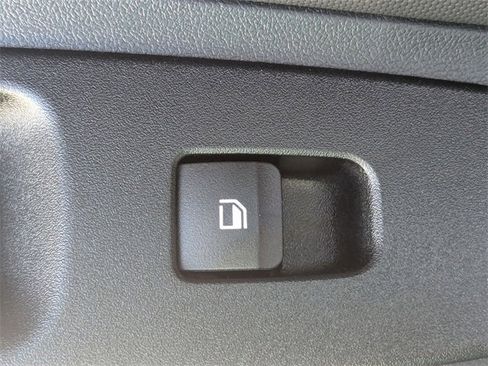 Used 2024 Hyundai Elantra Limited image 27