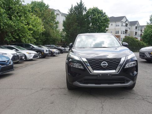 Used 2023 Nissan Rogue SV AWD/4WD image 2