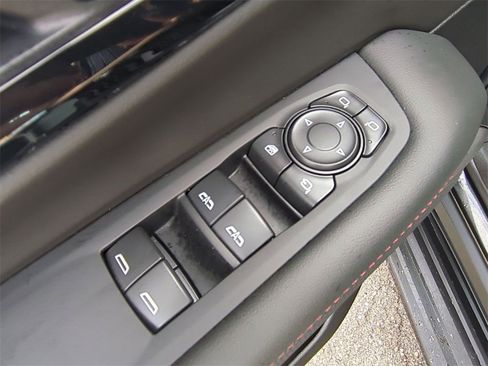 Used 2026 Chevrolet Suburban RST image 24