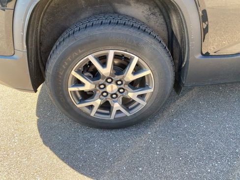 Certified 2023 GMC Acadia SLE w/ Driver Convenience Package image 5