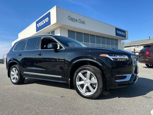 Used 2024 Volvo XC90 B5 Core w/ Climate Package AWD/4WD image 2
