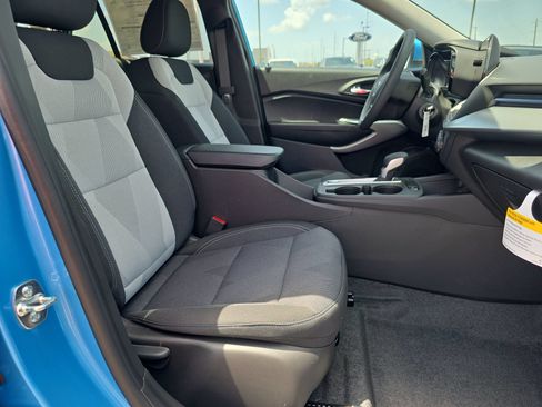 New 2026 Chevrolet Trax LS w/ LS Convenience Package FWD image 15