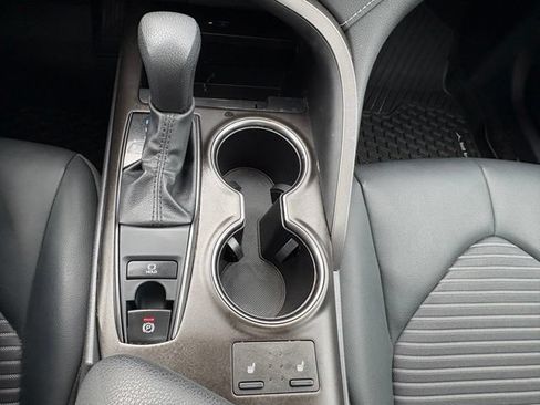 Used 2024 Toyota Camry SE AWD/4WD image 31